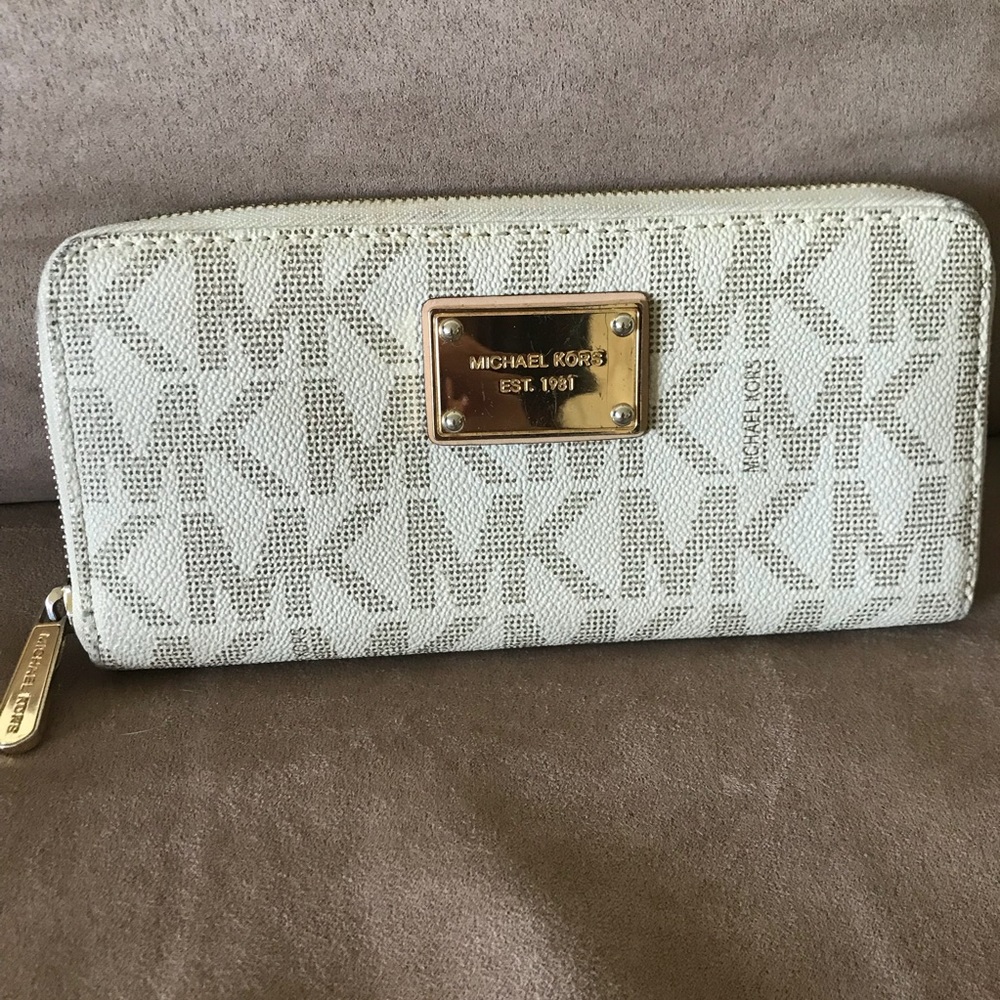 Michael Kors wallet